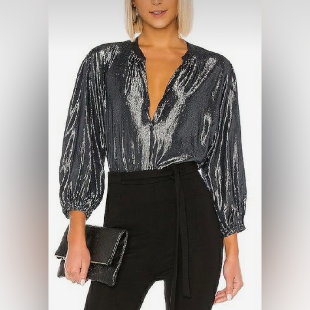 NEW! Velvet by Graham & Spencer 
Metallic Blouse Size Small